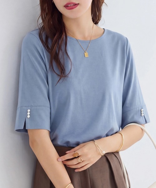 alotta(アロッタ)の「袖口パール調ボタンTシャツ(Tシャツ/カットソー・レディース・ダークラベンダー/ブラック/チャコール/ネイビー/グレイッシュブルー・LL/L/M/3L/5L/4L)」の4枚目の写真