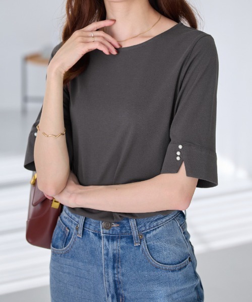 alotta(アロッタ)の「袖口パール調ボタンTシャツ(Tシャツ/カットソー・レディース・ダークラベンダー/ブラック/チャコール/ネイビー/グレイッシュブルー・LL/L/M/3L/5L/4L)」の3枚目の写真