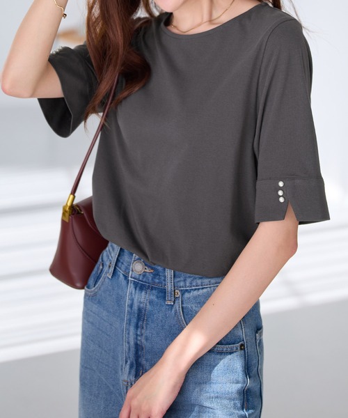 alotta(アロッタ)の「袖口パール調ボタンTシャツ(Tシャツ/カットソー・レディース・ダークラベンダー/ブラック/チャコール/ネイビー/グレイッシュブルー・LL/L/M/3L/5L/4L)」の7枚目の写真