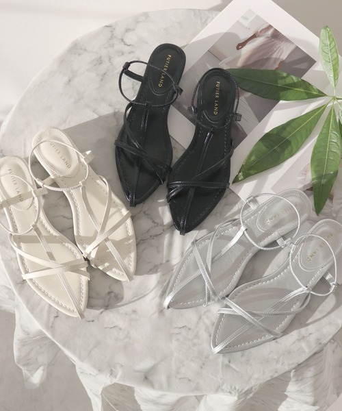 Futier land（フューティアランド）の「【片手で履ける】Tナローゴムストラップサンダル（サンダル・レディース・アイボリー/ブラック/シルバー・37/36/39/40/38）」の5枚目の写真