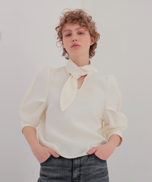 DRESSLAVE(ドレスレイブ)の「lavalliere blouse(ラバリエールブラウス)(シャツ/ブラウス・レディース・ホワイト/ブラック・38)」の1枚目の写真