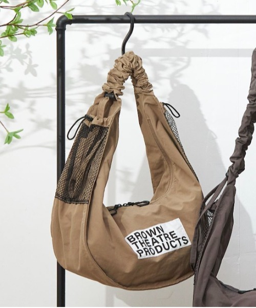 SALON de RUBAN(サロンドルヴァン)の「【SALON de RUBAN / サロン ド ルヴァン】 BROWN THEATRE PRODUCTS ショルダーバッグ(ショルダーバッグ・レディース・マスタード/ベージュ/ブラック/グレー/ライトグレー・FREE)」の4枚目の写真