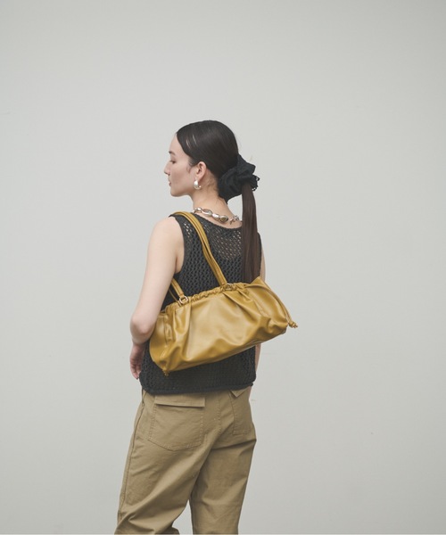 Lutim by u(ルチバイユー)の「Gathered mini Boston bag / ギャザーミニボストンバック(ボストンバッグ・レディース・ブラック/イエロー/ホワイト・FREE)」の17枚目の写真