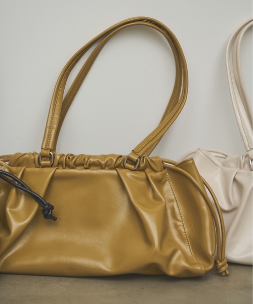 Lutim by u(ルチバイユー)の「Gathered mini Boston bag / ギャザーミニボストンバック(ボストンバッグ・レディース・ブラック/イエロー/ホワイト・FREE)」の21枚目の写真