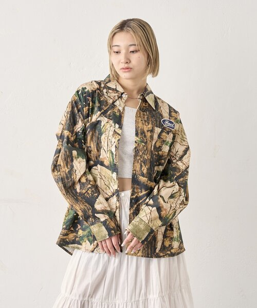 WHO'S WHO gallery（フーズフーギャラリー）の「【UNISEX/ユニセックス】COOPER FACTロゴワッペンシャツ（シャツ/ブラウス・レディース・ブラウン系その他/チャコールグレー/ホワイト/ブラウン・FREE）」の10枚目の写真