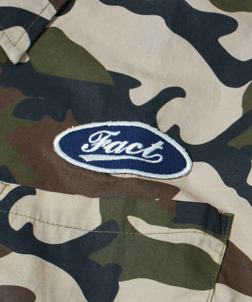 WHO'S WHO gallery（フーズフーギャラリー）の「【UNISEX/ユニセックス】COOPER FACTロゴワッペンシャツ（シャツ/ブラウス・レディース・ブラウン系その他/チャコールグレー/ホワイト/ブラウン・FREE）」の21枚目の写真