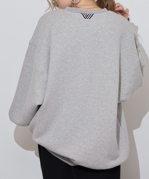 FILA HERITAGE（フィラヘリテージ）の「FILA HERITAGE CREW NECK SWEAT ロゴ刺繍 クルーネックスウェット（スウェット・メンズ・グレー/ネイビー・XL/L/M）」の5枚目の写真