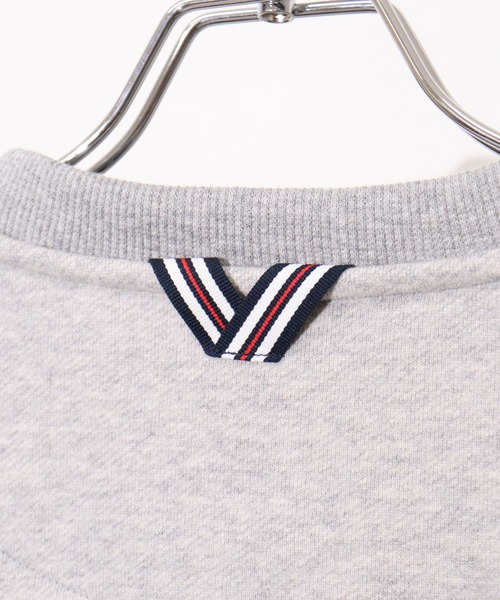 FILA HERITAGE（フィラヘリテージ）の「FILA HERITAGE CREW NECK SWEAT ロゴ刺繍 クルーネックスウェット（スウェット・メンズ・グレー/ネイビー・XL/L/M）」の9枚目の写真