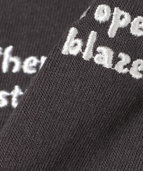 BEAMS HEART(ビームスハート)の「【ユニセックス】ハート スター バックプリント Tシャツ(Tシャツ/カットソー・メンズ・ホワイト/チャコールグレー・SMALL/MEDIUM/LARGE/X-LARGE)」の3枚目の写真