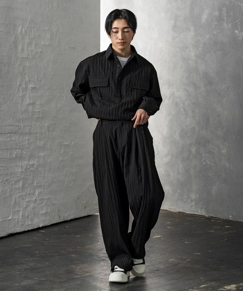 +CLOSET(プラスクローゼット)の「クリンクル加工ワイドパンツ(その他パンツ・メンズ・ブラック/ホワイト・X-LARGE/LARGE/MEDIUM)」の8枚目の写真