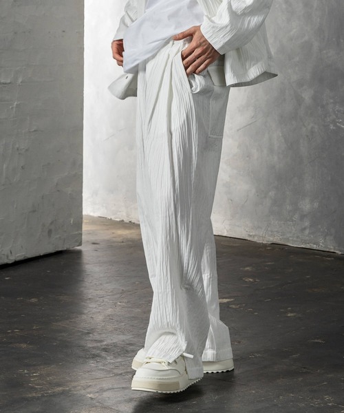 +CLOSET(プラスクローゼット)の「クリンクル加工ワイドパンツ(その他パンツ・メンズ・ブラック/ホワイト・X-LARGE/LARGE/MEDIUM)」の18枚目の写真