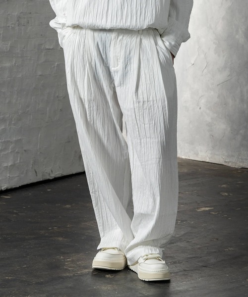 +CLOSET(プラスクローゼット)の「クリンクル加工ワイドパンツ(その他パンツ・メンズ・ブラック/ホワイト・X-LARGE/LARGE/MEDIUM)」の19枚目の写真