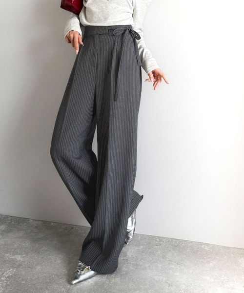 mily bilet(ミウィビレット)の「【mily bilet】26SS新色登場♪キレイ目ガーリーの大定番◎コーデに映えるこなれカラー♪リボン使いワイドスラックス(スラックス・レディース・ベージュ/ブラウン/ブラック/グレー系その他/アイボリー・LARGE/MEDIUM/SMALL/X-LARGE)」の3枚目の写真