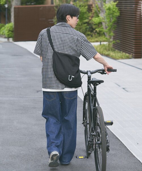 CIAOPANIC TYPY（チャオパニックティピー）の「【ユニセックス】メタルリングヘビーキャンバスショルダーバッグ（ショルダーバッグ・メンズ・アイボリー/ブラック・ONE SIZE）」の6枚目の写真