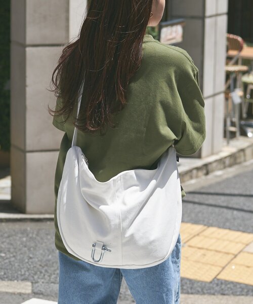 CIAOPANIC TYPY（チャオパニックティピー）の「【ユニセックス】メタルリングヘビーキャンバスショルダーバッグ（ショルダーバッグ・メンズ・アイボリー/ブラック・ONE SIZE）」の12枚目の写真