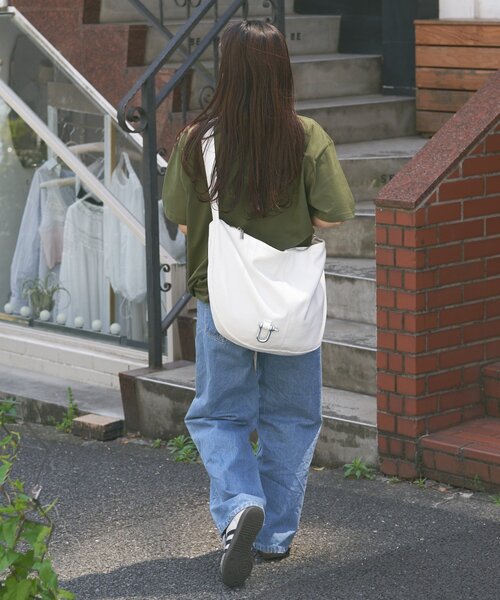 CIAOPANIC TYPY（チャオパニックティピー）の「【ユニセックス】メタルリングヘビーキャンバスショルダーバッグ（ショルダーバッグ・メンズ・アイボリー/ブラック・ONE SIZE）」の15枚目の写真