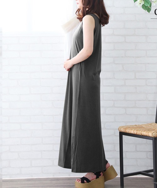 Coo+i（クーイ）の「1枚で楽ちんマキシ丈ノースリーブワンピース（ワンピース・レディース・ブルー/ブラック/チャコールグレー/グレー/カーキ/ブラック×ホワイト/ブラック×グレー/モカ・M/L/XL）」の4枚目の写真