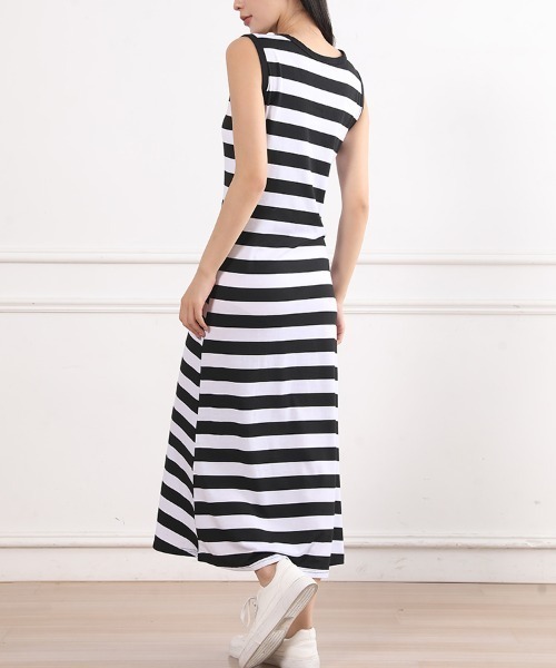 Coo+i（クーイ）の「1枚で楽ちんマキシ丈ノースリーブワンピース（ワンピース・レディース・ブルー/ブラック/チャコールグレー/グレー/カーキ/ブラック×ホワイト/ブラック×グレー/モカ・M/L/XL）」の10枚目の写真