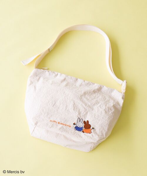 Miffy( ミッフィー)の「miffy/ナイロンショルダーBAG(ショルダーバッグ・レディース・ライトベージュ・FREE)」の1枚目の写真