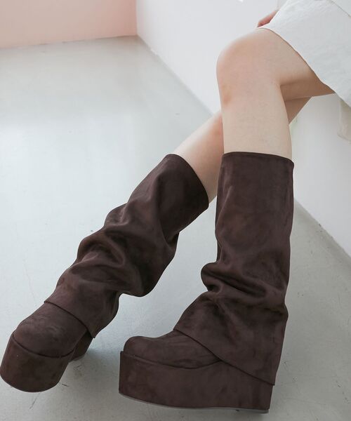 MAJESTIC LEGON（マジェスティックレゴン）の「ブーツカバーセット厚底ブーツ（ブーツ・レディース・ブラウン/ベージュ・MEDIUM/LARGE/X-LARGE）」の2枚目の写真