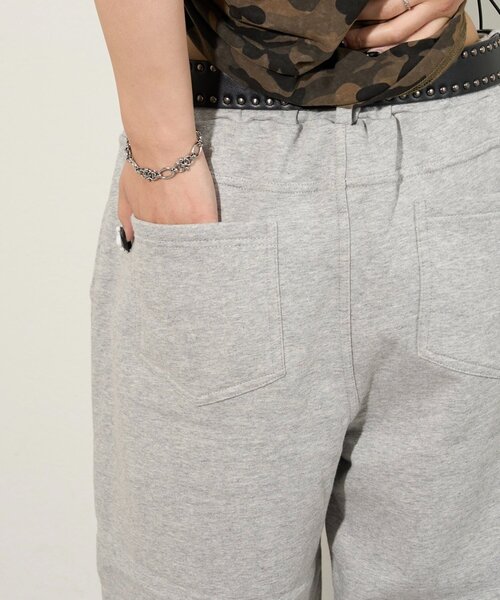 WHO'S WHO gallery（フーズフーギャラリー）の「スラッシュポケットスウェットハーフパンツ（スウェットパンツ・レディース・グレー/ブラック・FREE）」の3枚目の写真