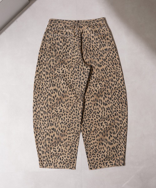BIG CITY MARKET(ビッグシティマーケット)の「【D-LAND】レオパード バレルレッグパンツ / Leopard Barrel Leg Pants(その他パンツ・メンズ・カーキ/ベージュ・S/M)」の4枚目の写真