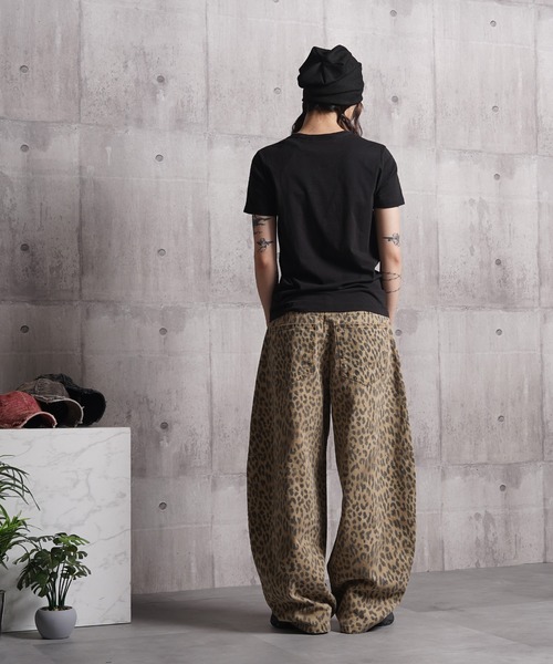 BIG CITY MARKET(ビッグシティマーケット)の「【D-LAND】レオパード バレルレッグパンツ / Leopard Barrel Leg Pants(その他パンツ・メンズ・カーキ/ベージュ・S/M)」の16枚目の写真
