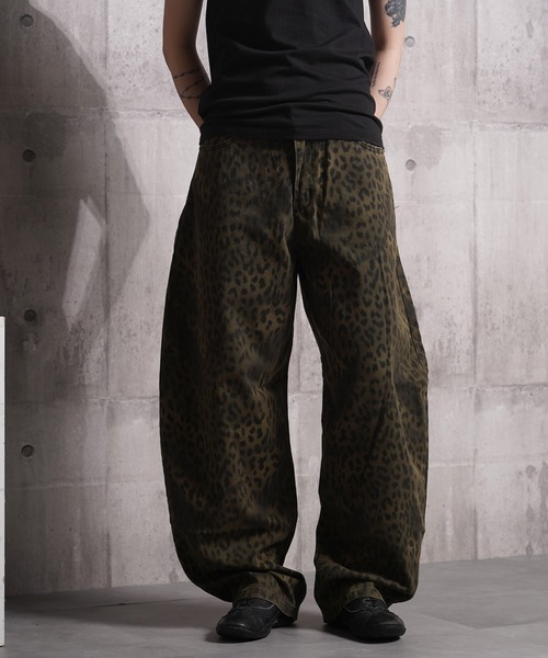 BIG CITY MARKET(ビッグシティマーケット)の「【D-LAND】レオパード バレルレッグパンツ / Leopard Barrel Leg Pants(その他パンツ・メンズ・カーキ/ベージュ・S/M)」の9枚目の写真