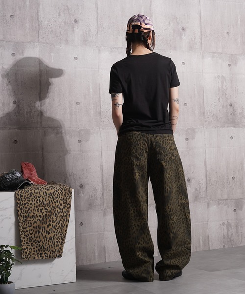 BIG CITY MARKET(ビッグシティマーケット)の「【D-LAND】レオパード バレルレッグパンツ / Leopard Barrel Leg Pants(その他パンツ・メンズ・カーキ/ベージュ・S/M)」の14枚目の写真
