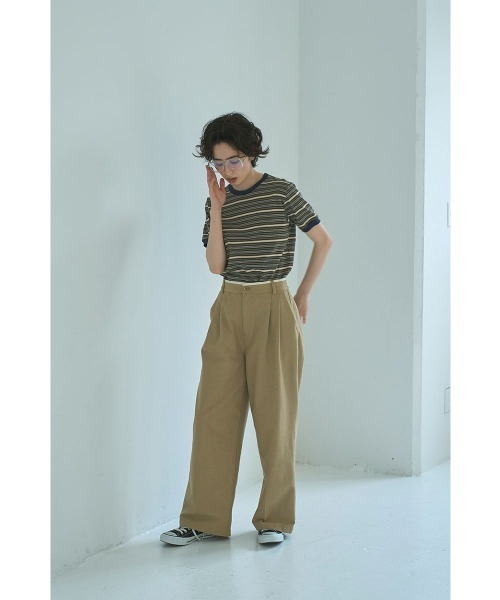 marjour（マージュール）の「RINGER BORDER TEE（Tシャツ/カットソー・レディース・オフホワイト/カーキ・M）」の4枚目の写真