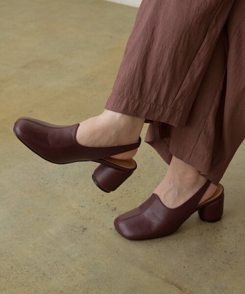 Omekashi（オメカシ）の「バックストラップパンプス（パンプス・レディース・ボルドー/ブラック・LARGE/MEDIUM/SMALL）」の2枚目の写真