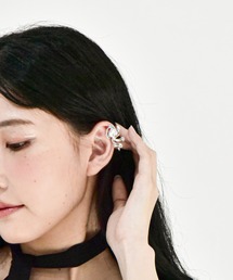 Y/lim（イリム）の「メタルフラワーイヤーカフ（イヤーカフ）」
