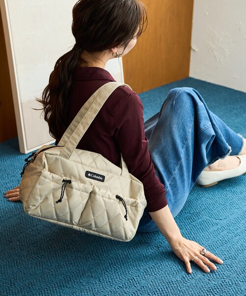 FREAK'S STORE(フリークスストア)の「限定展開 Columbia × FREAK'S STORE/コロンビア 別注 キルティング スクエア コード ポケット バッグ(ショルダーバッグ・レディース・ベージュ/ブラック/オリーブ・ONE SIZE)」の6枚目の写真