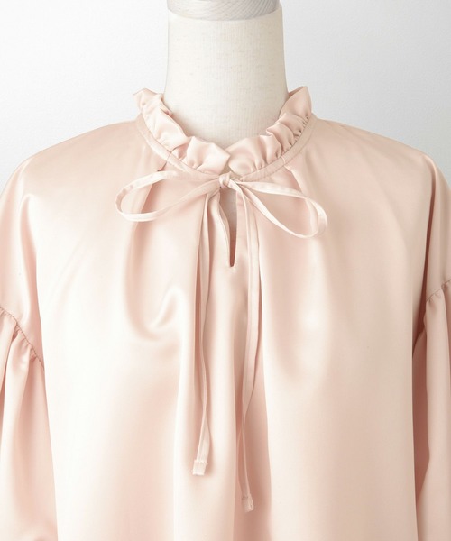 HUIT bouquet（ユイット）の「2way サテン ブラウス HUIT（シャツ/ブラウス・レディース・ピンク/アイボリー/ブラック・M）」の16枚目の写真