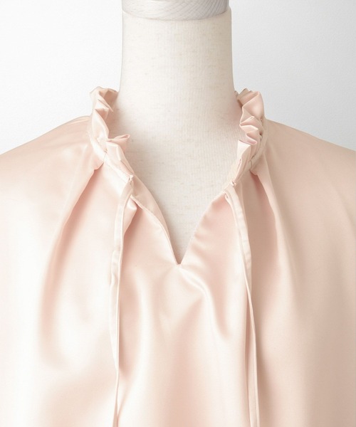 HUIT bouquet（ユイット）の「2way サテン ブラウス HUIT（シャツ/ブラウス・レディース・ピンク/アイボリー/ブラック・M）」の18枚目の写真