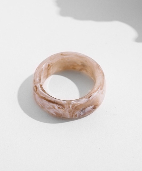 yu-ka(ユーカ)の「YU-KA:レジンリング resin ring(リング・レディース・アイボリー/ベージュ/ブラウン・FREE)」の3枚目の写真