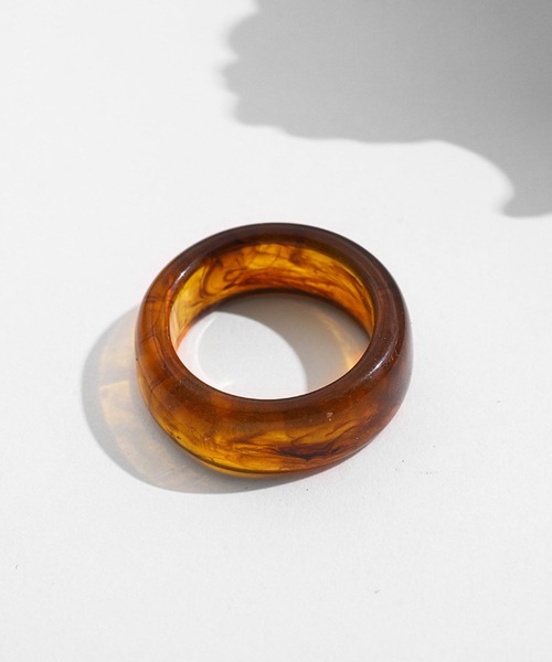 yu-ka(ユーカ)の「YU-KA:レジンリング resin ring(リング・レディース・アイボリー/ベージュ/ブラウン・FREE)」の2枚目の写真