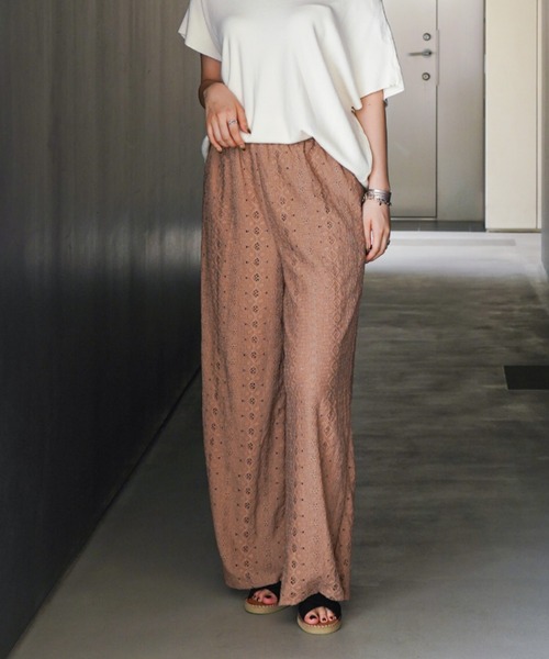a lot of love(ア ロット オブ ラブ)の「総レース リラクシーストレートパンツ(その他パンツ・レディース・ブルー/ブラウン・FREE)」の3枚目の写真