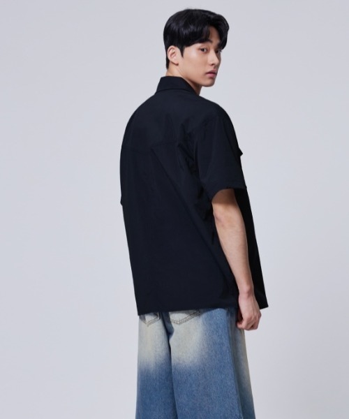 Vini(ヴィニ)の「ユーティリティポケットナイロンシャツ(シャツ/ブラウス・メンズ・ベージュ/ネイビー/グレー・SMALL/MEDIUM/LARGE)」の9枚目の写真