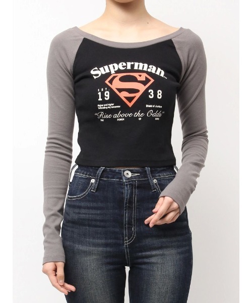 SUPERMAN（スーパーマン）の「SUPERMAN GYDA 2WAYラグランショートトップス（Tシャツ/カットソー・レディース・ブラック/オフホワイト・FREE）」の2枚目の写真
