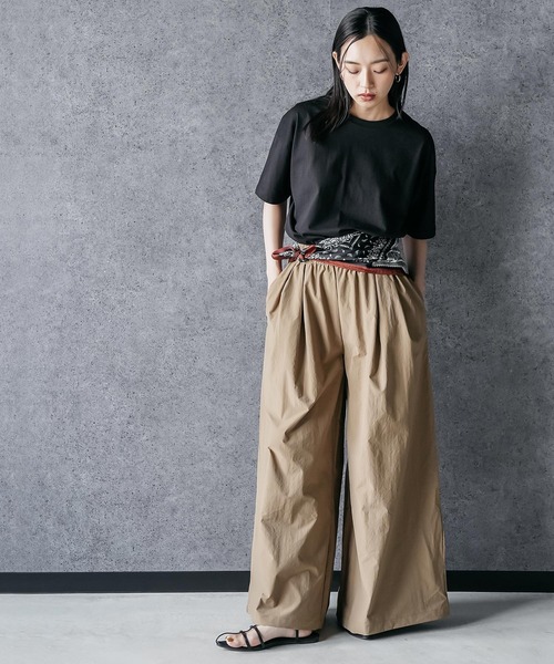 mili an deni(ミリアンデニ)の「スカーフ付きミリタリーワイドパンツ(チノパンツ・レディース・ベージュ/ブラック/カーキ・M)」の13枚目の写真