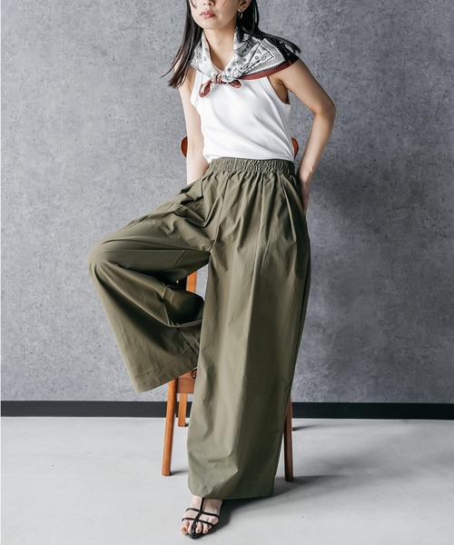 mili an deni(ミリアンデニ)の「スカーフ付きミリタリーワイドパンツ(チノパンツ・レディース・ベージュ/ブラック/カーキ・M)」の16枚目の写真