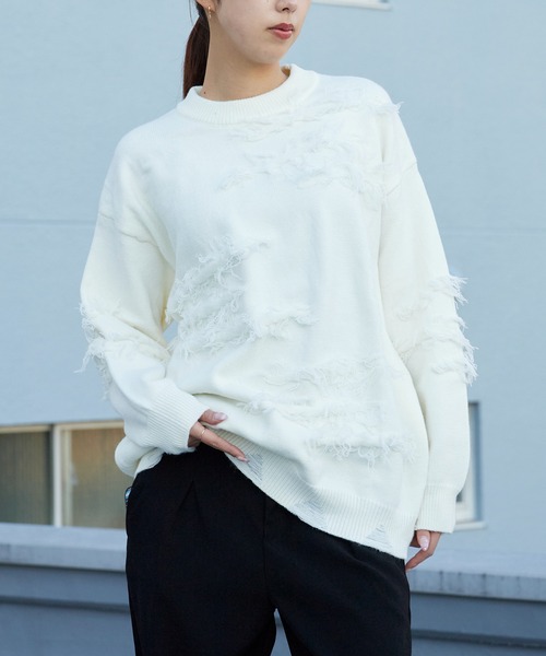 Theater code(シアターコード)の「Fringe Design Distressed Crew Neck Sweater / フリンジデザイン ダメージ加工 クルーネックニットセーター 秋 秋服メンズ 2026年秋冬 冬服(ニット/セーター・メンズ・ホワイト/ブラック・L/M)」の1枚目の写真