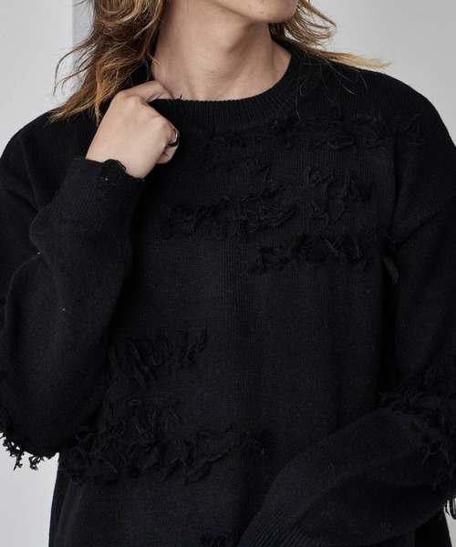 Theater code(シアターコード)の「Fringe Design Distressed Crew Neck Sweater / フリンジデザイン ダメージ加工 クルーネックニットセーター 秋 秋服メンズ 2026年秋冬 冬服(ニット/セーター・メンズ・ホワイト/ブラック・L/M)」の3枚目の写真