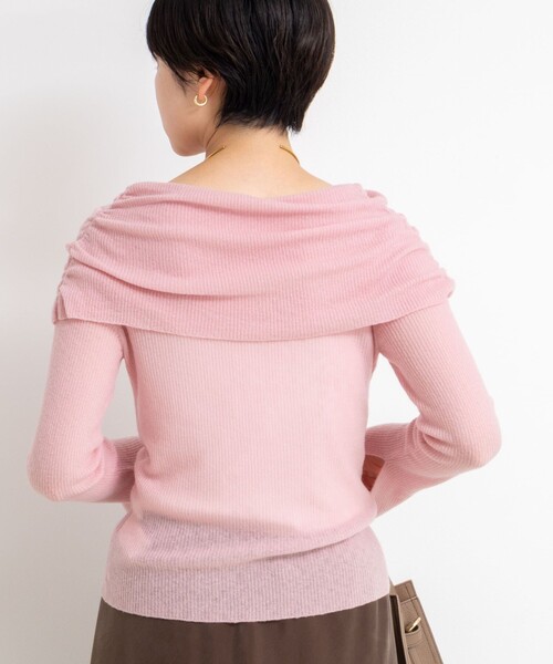NOLLEY’S Sophi（ノーリーズソフィ）の「カシミヤ混ガーゼ風リブオフショルプルオーバーニット（ニット/セーター・レディース・グレー/ベビーピンク/ダークブラウン・38）」の5枚目の写真