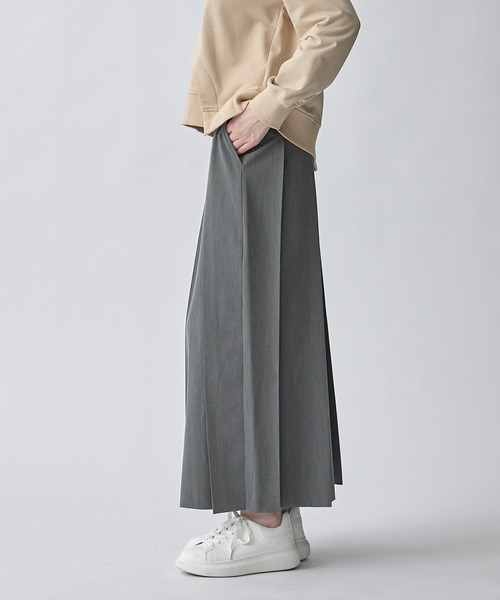 ATSURO TAYAMA(アツロウタヤマ)の「タックフレアパンツ(その他パンツ・レディース・グレー/ブラック・M/L)」の5枚目の写真