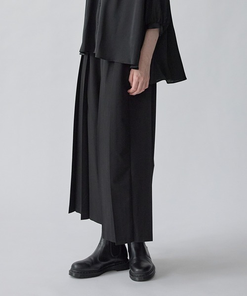 ATSURO TAYAMA(アツロウタヤマ)の「タックフレアパンツ(その他パンツ・レディース・グレー/ブラック・M/L)」の10枚目の写真