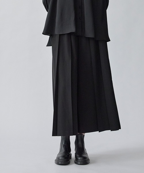 ATSURO TAYAMA(アツロウタヤマ)の「タックフレアパンツ(その他パンツ・レディース・グレー/ブラック・M/L)」の11枚目の写真