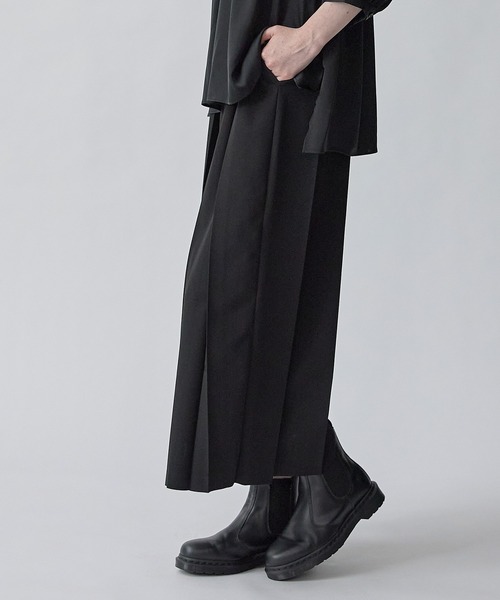 ATSURO TAYAMA(アツロウタヤマ)の「タックフレアパンツ(その他パンツ・レディース・グレー/ブラック・M/L)」の13枚目の写真