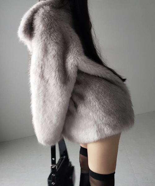 me+em select(ミームセレクト)の「【 5color 】フェイクファーボリュームミドルコート / fake fur volume middle coat(その他アウター・レディース・ブラウン/ブラック/アイボリー/グレー/ベージュ・FREE)」の6枚目の写真